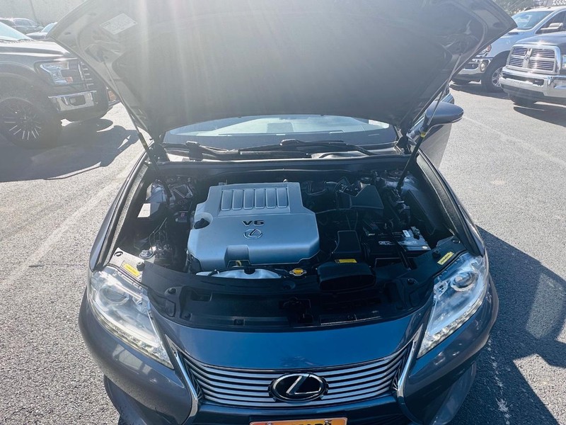 Lexus ES 350 Vehicle Full-screen Gallery Image 34