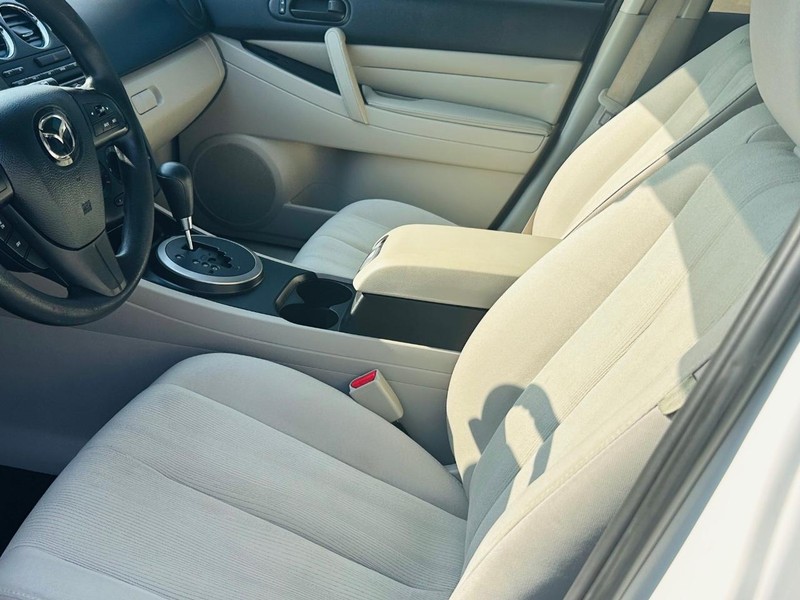 Mazda CX-7 Vehicle Full-screen Gallery Image 16