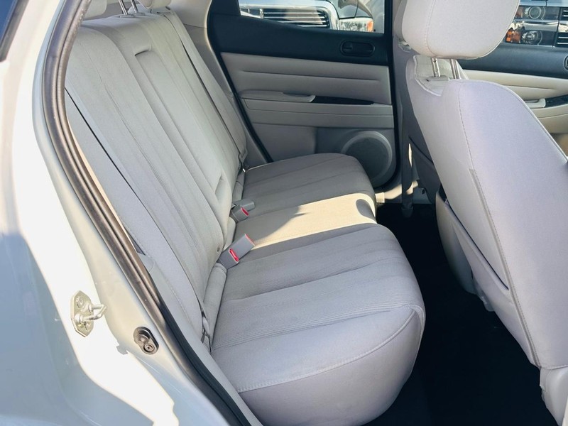 Mazda CX-7 Vehicle Full-screen Gallery Image 22