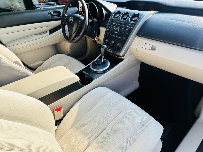 Mazda CX-7 Vehicle Full-screen Gallery Image 25