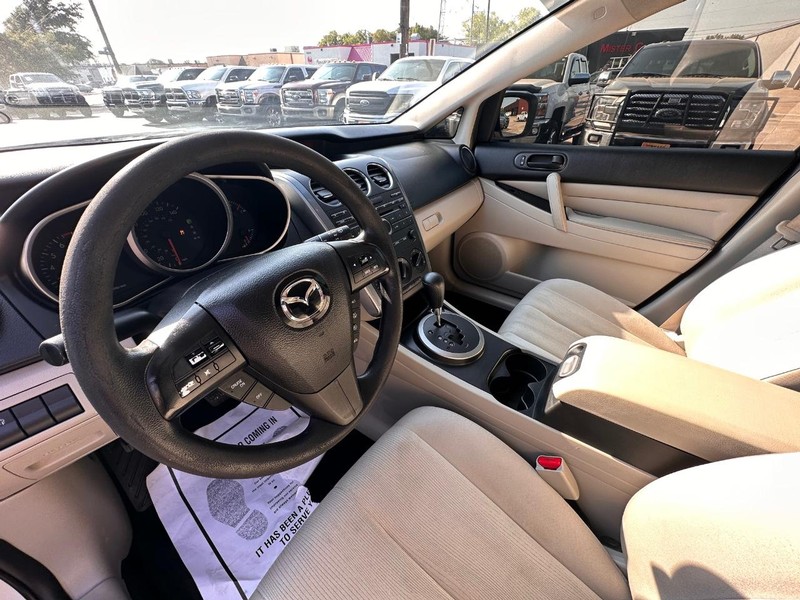 Mazda CX-7 Vehicle Full-screen Gallery Image 28