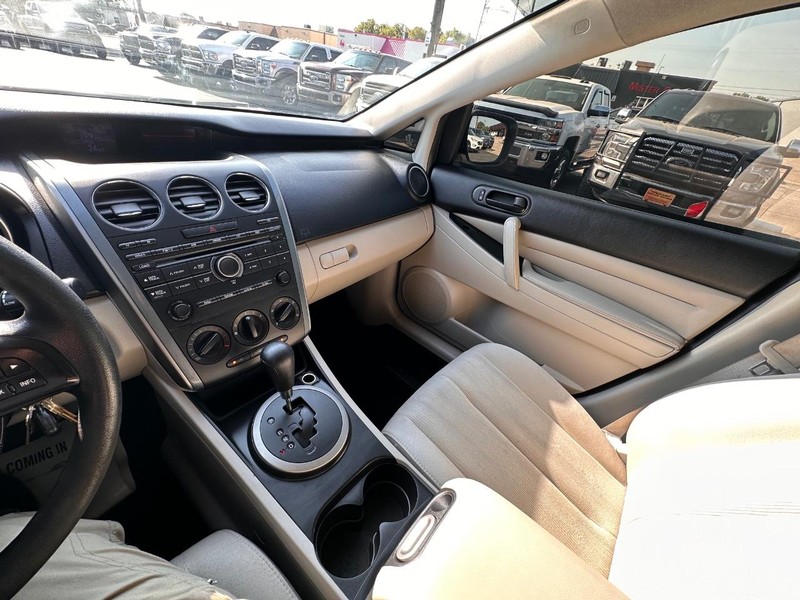 Mazda CX-7 Vehicle Full-screen Gallery Image 30