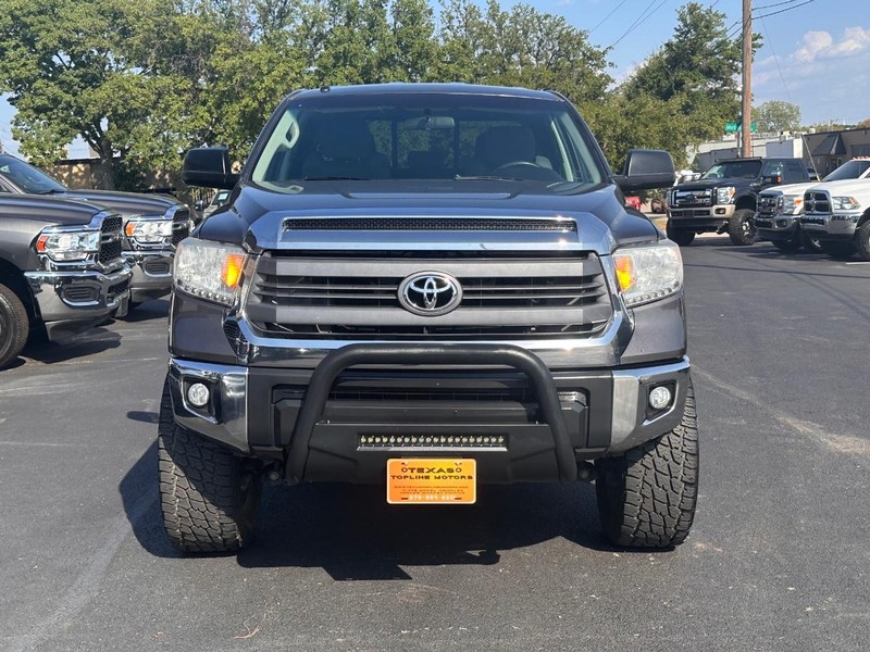 Toyota Tundra 2WD Truck Vehicle Full-screen Gallery Image 02