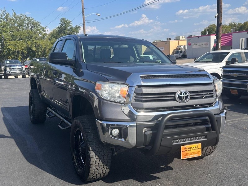 Toyota Tundra 2WD Truck Vehicle Full-screen Gallery Image 03