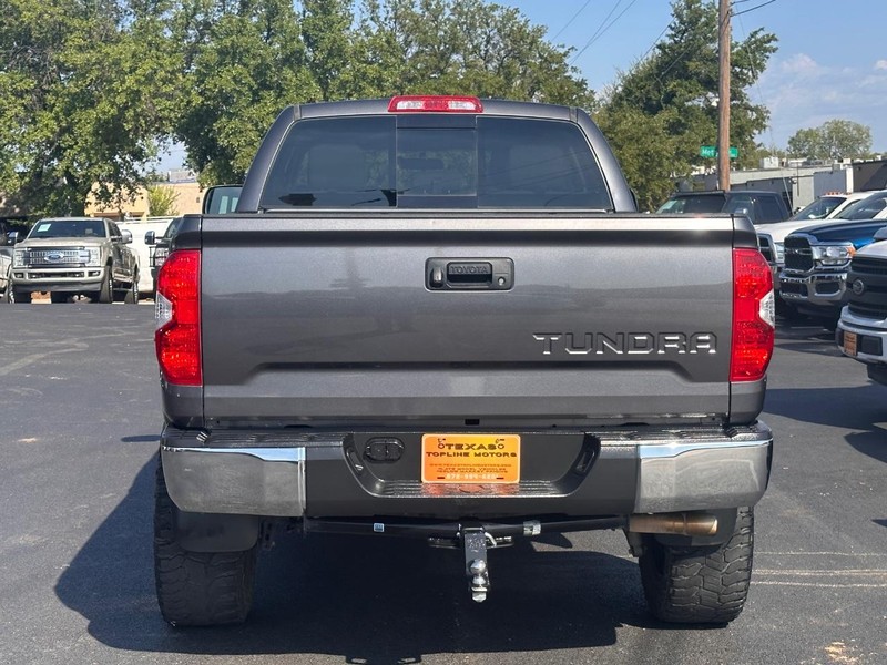 Toyota Tundra 2WD Truck Vehicle Full-screen Gallery Image 10