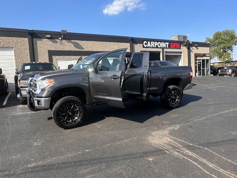 Toyota Tundra 2WD Truck Vehicle Full-screen Gallery Image 29