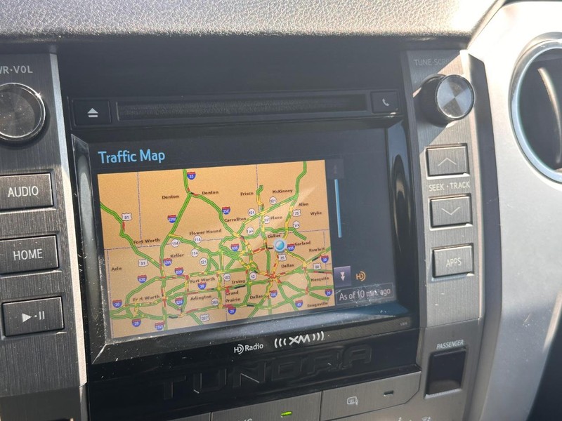 Toyota Tundra 2WD Truck Vehicle Full-screen Gallery Image 36