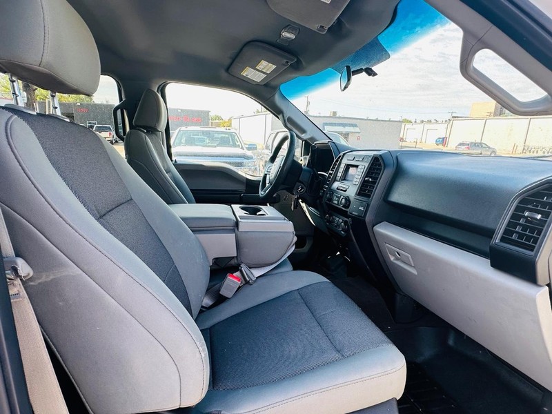 Ford F-150 Vehicle Full-screen Gallery Image 30