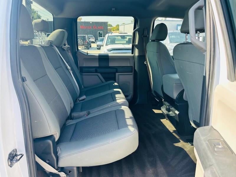 Ford F-150 Vehicle Full-screen Gallery Image 31