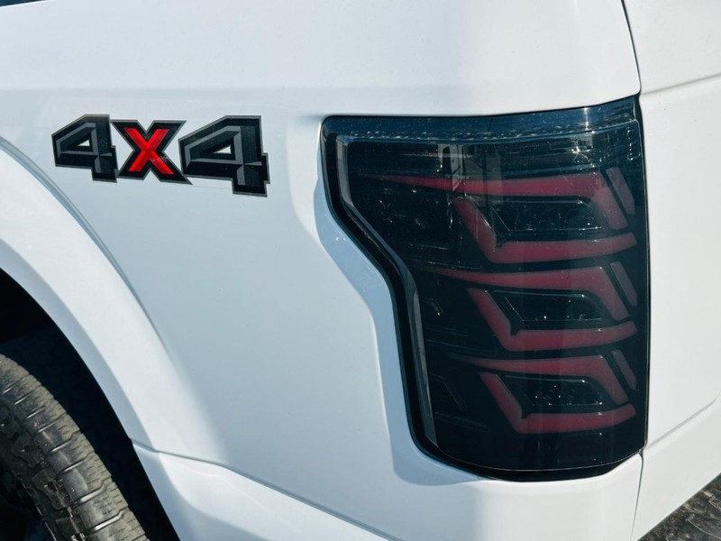 Ford F-150 Vehicle Full-screen Gallery Image 32