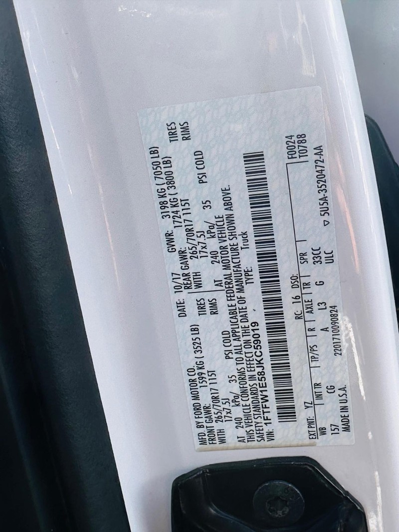 Ford F-150 Vehicle Full-screen Gallery Image 35