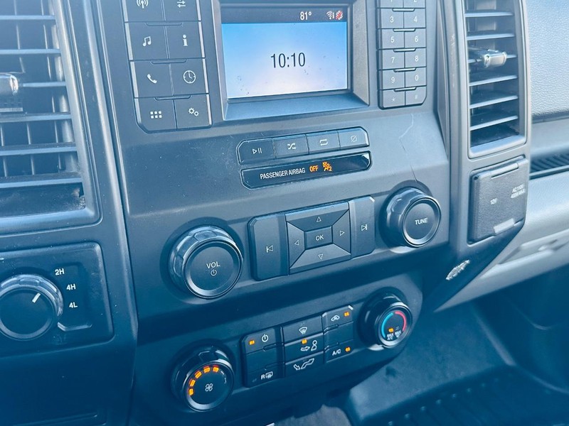 Ford F-150 Vehicle Full-screen Gallery Image 38