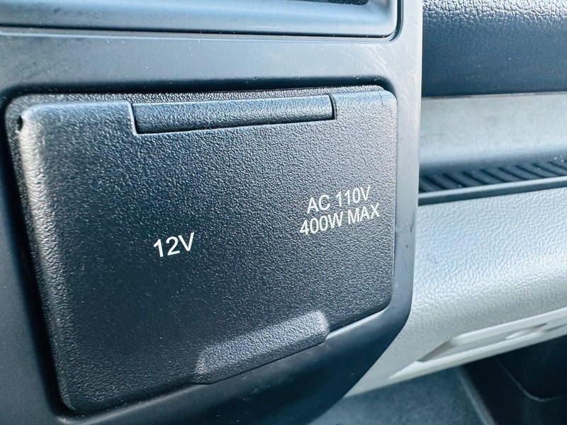 Ford F-150 Vehicle Full-screen Gallery Image 41