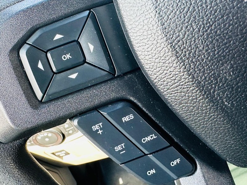 Ford F-150 Vehicle Full-screen Gallery Image 42