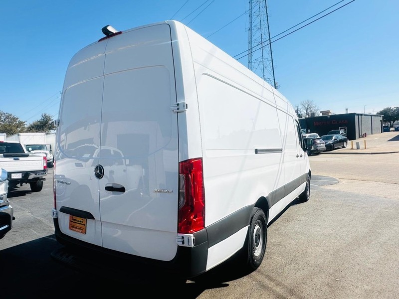 Mercedes-Benz Sprinter Cargo Van Vehicle Full-screen Gallery Image 6