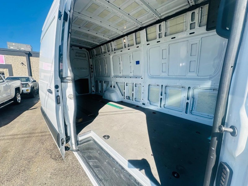 Mercedes-Benz Sprinter Cargo Van Vehicle Full-screen Gallery Image 11