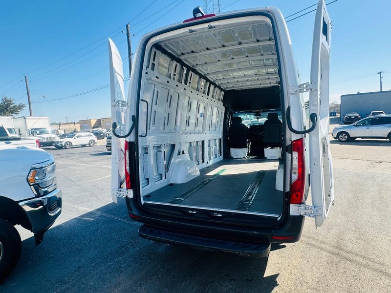 Mercedes-Benz Sprinter Cargo Van Vehicle Full-screen Gallery Image 15