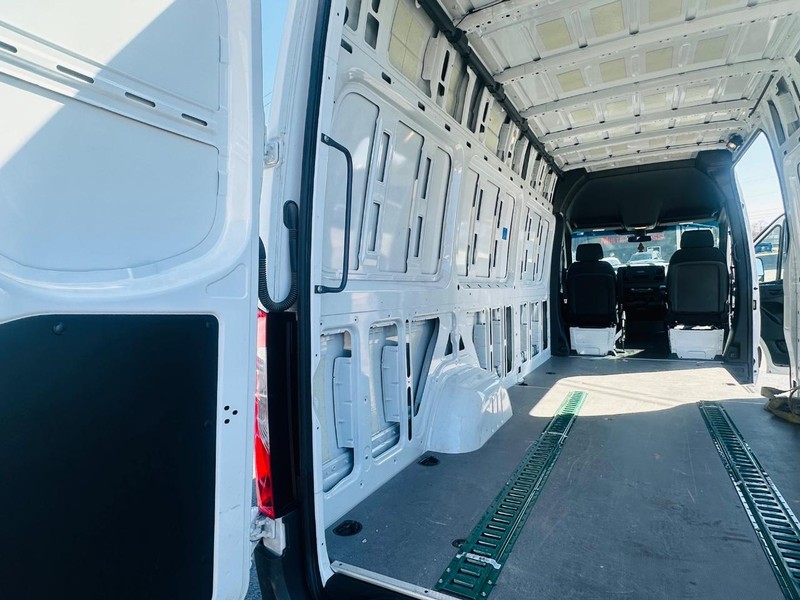 Mercedes-Benz Sprinter Cargo Van Vehicle Full-screen Gallery Image 17