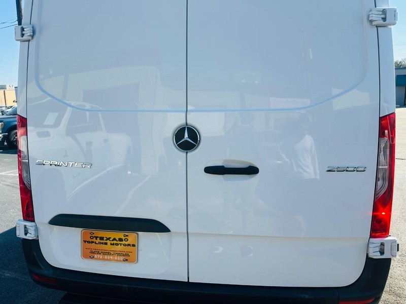 Mercedes-Benz Sprinter Cargo Van Vehicle Full-screen Gallery Image 18