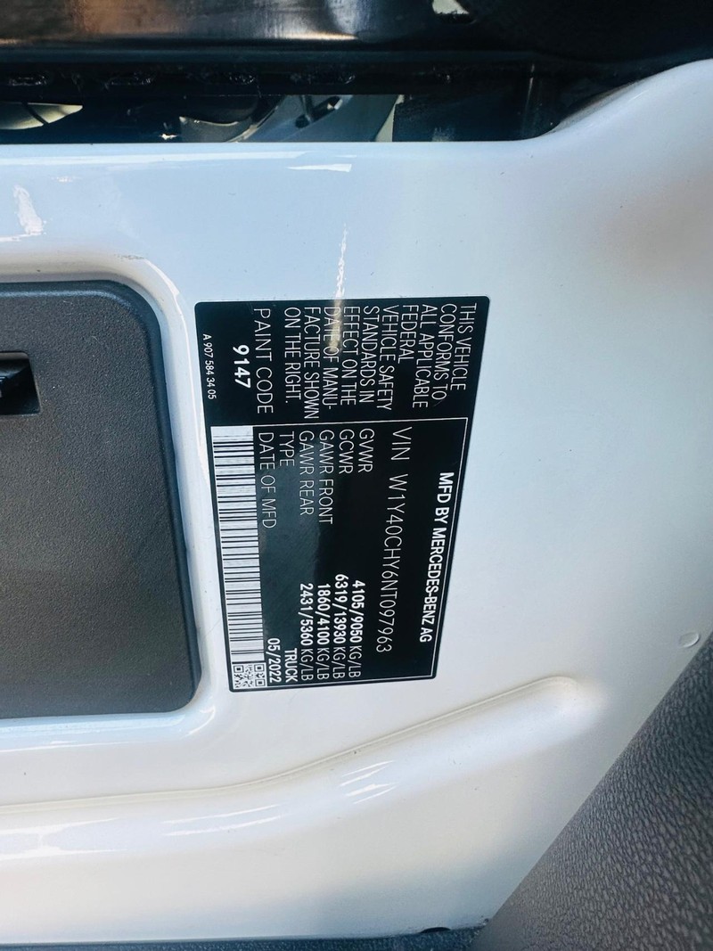 Mercedes-Benz Sprinter Cargo Van Vehicle Full-screen Gallery Image 21