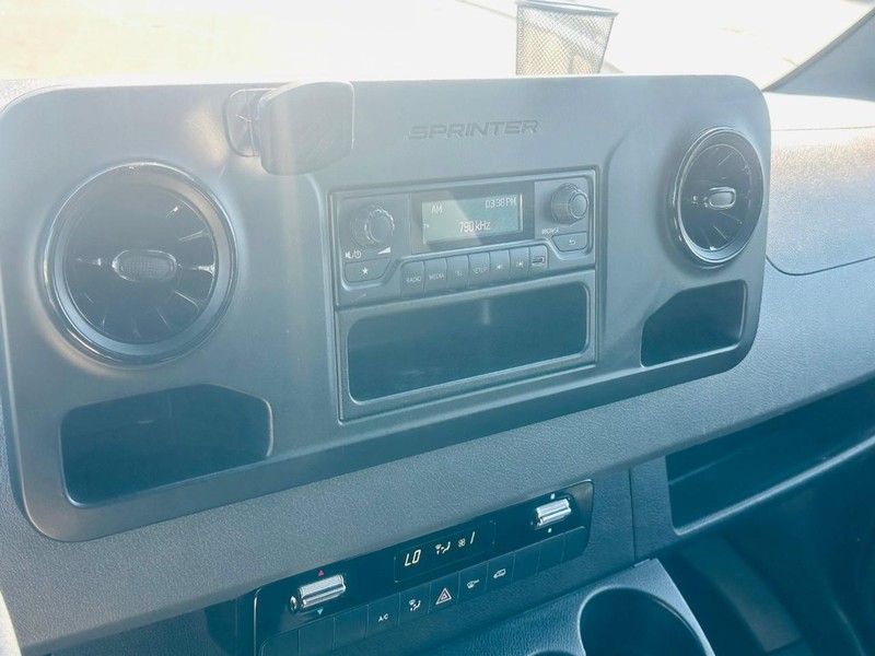 Mercedes-Benz Sprinter Cargo Van Vehicle Full-screen Gallery Image 24