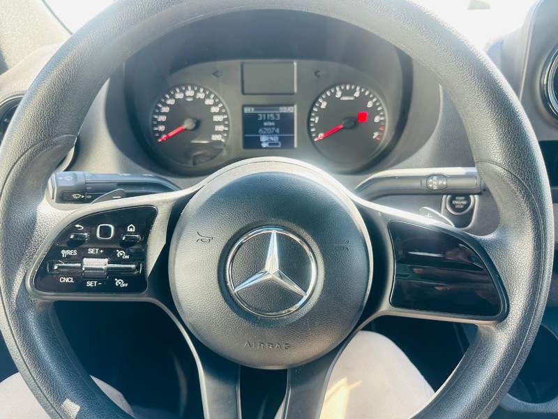 Mercedes-Benz Sprinter Cargo Van Vehicle Full-screen Gallery Image 28