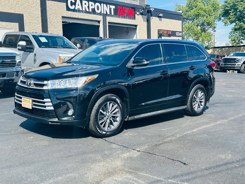 Toyota Highlander Vehicle Full-screen Gallery Image 04