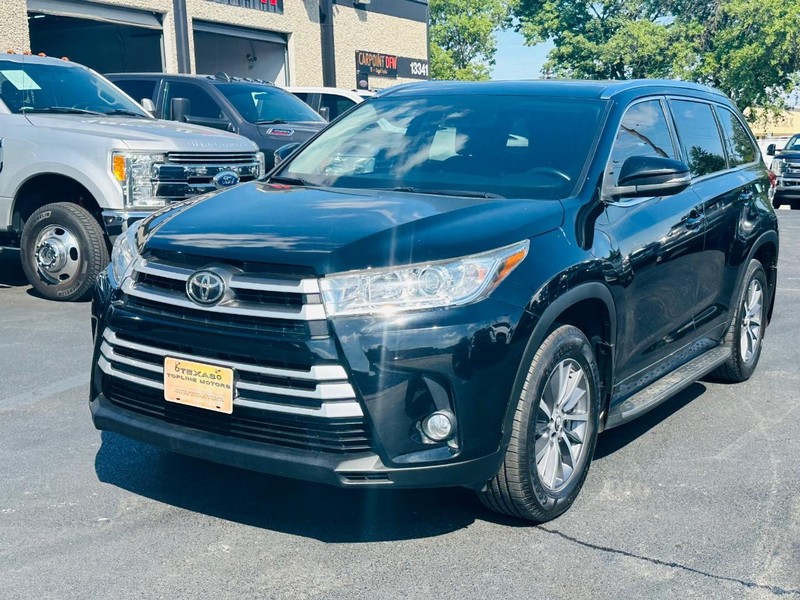 Toyota Highlander Vehicle Full-screen Gallery Image 06