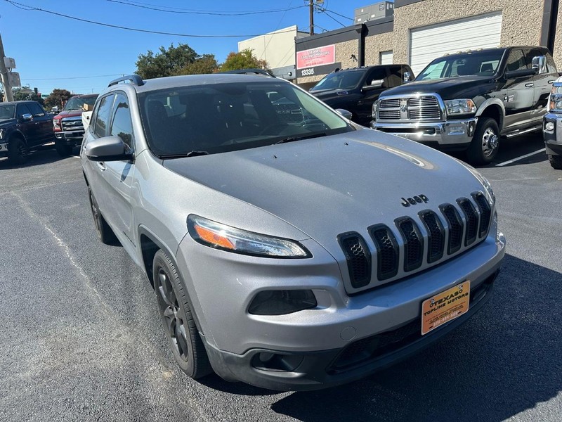 Jeep Cherokee Vehicle Full-screen Gallery Image 02