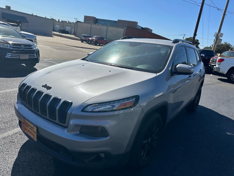 Jeep Cherokee Vehicle Full-screen Gallery Image 05