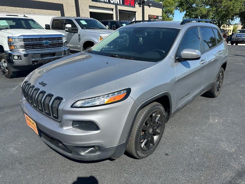 Jeep Cherokee Vehicle Full-screen Gallery Image 16