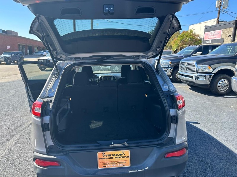 Jeep Cherokee Vehicle Full-screen Gallery Image 24