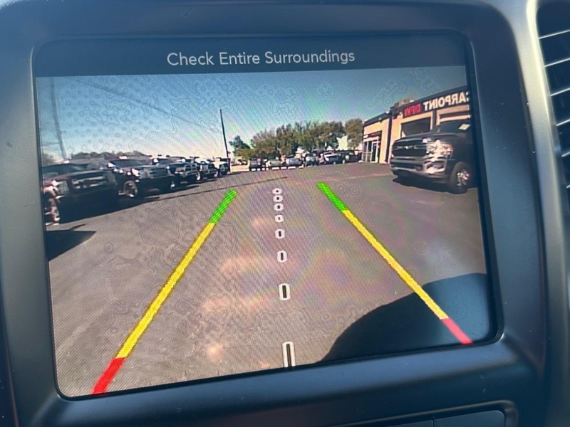 Jeep Cherokee Vehicle Full-screen Gallery Image 32