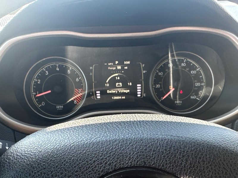 Jeep Cherokee Vehicle Full-screen Gallery Image 33