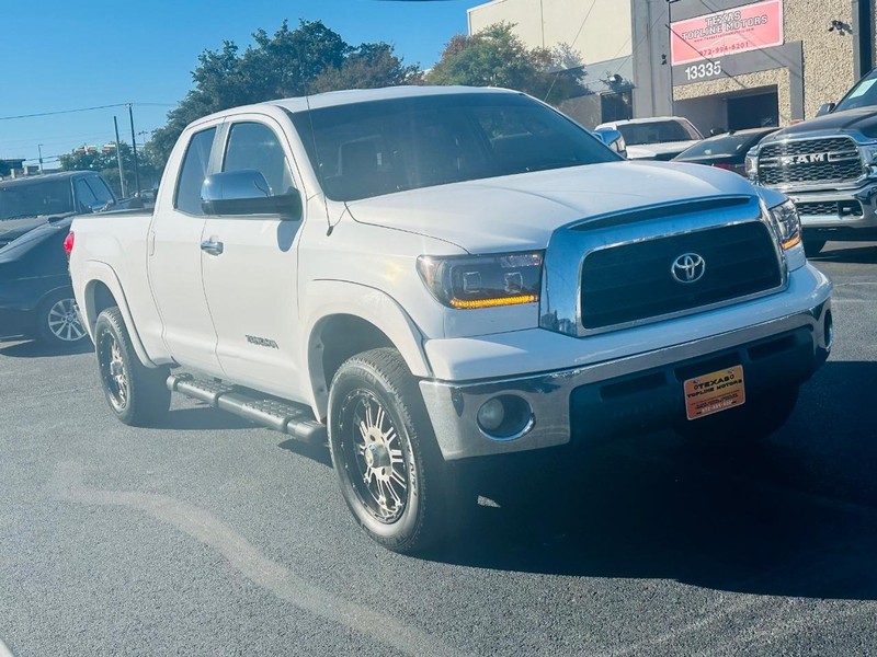 Toyota Tundra 2WD Truck Vehicle Full-screen Gallery Image 11