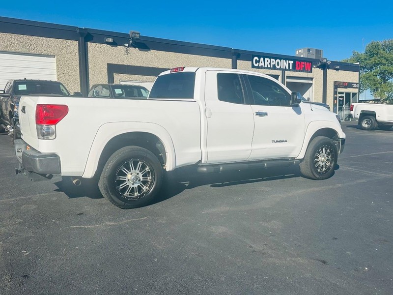 Toyota Tundra 2WD Truck Vehicle Full-screen Gallery Image 14