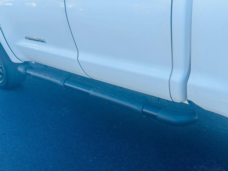 Toyota Tundra 2WD Truck Vehicle Full-screen Gallery Image 17