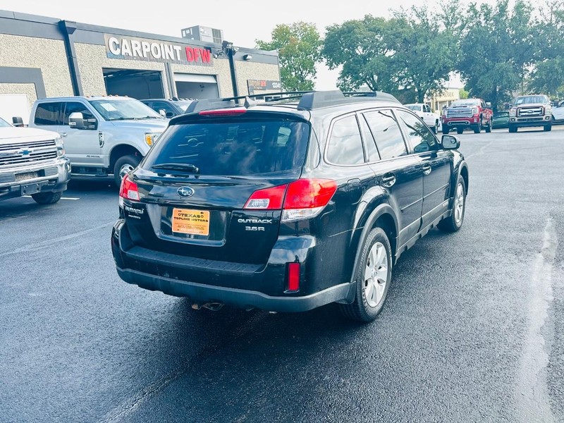 Subaru Outback Vehicle Full-screen Gallery Image 5