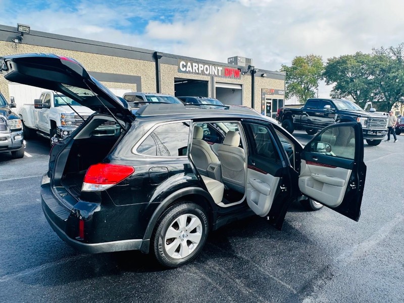 Subaru Outback Vehicle Full-screen Gallery Image 41