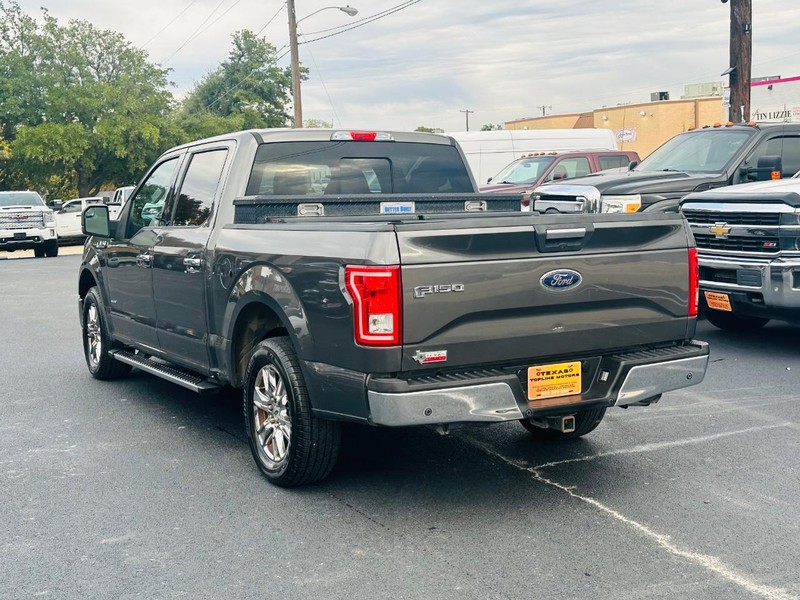 Ford F-150 Vehicle Full-screen Gallery Image 9