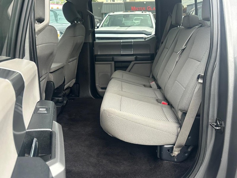 Ford F-150 Vehicle Full-screen Gallery Image 18