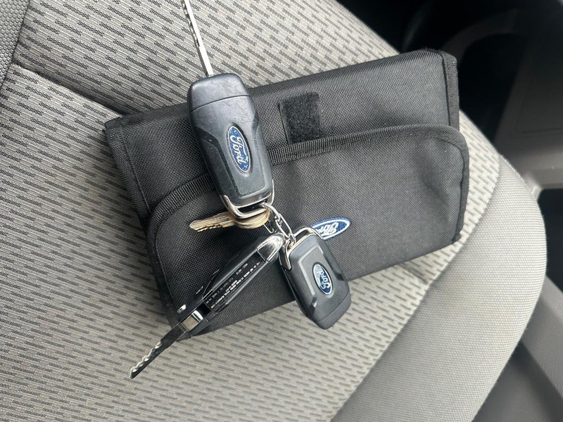 Ford F-150 Vehicle Full-screen Gallery Image 27