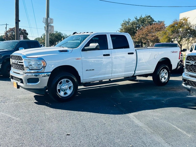Ram 2500 Vehicle Full-screen Gallery Image 6