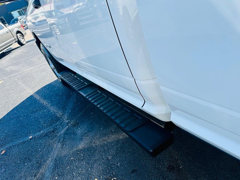 Ram 2500 Vehicle Full-screen Gallery Image 12