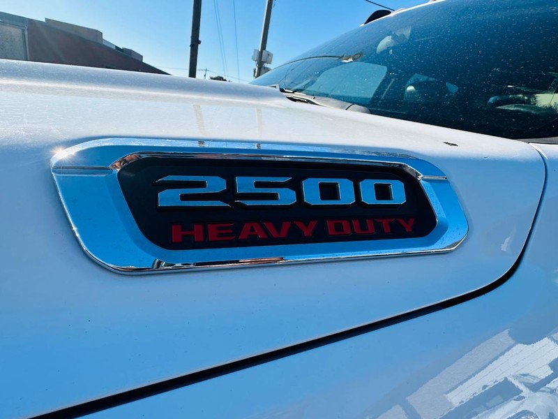 Ram 2500 Vehicle Full-screen Gallery Image 14