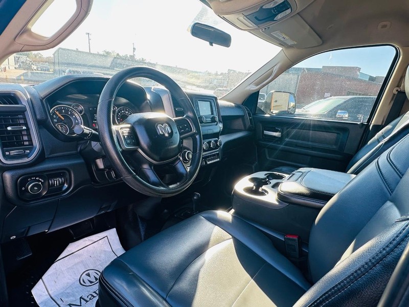 Ram 2500 Vehicle Full-screen Gallery Image 17