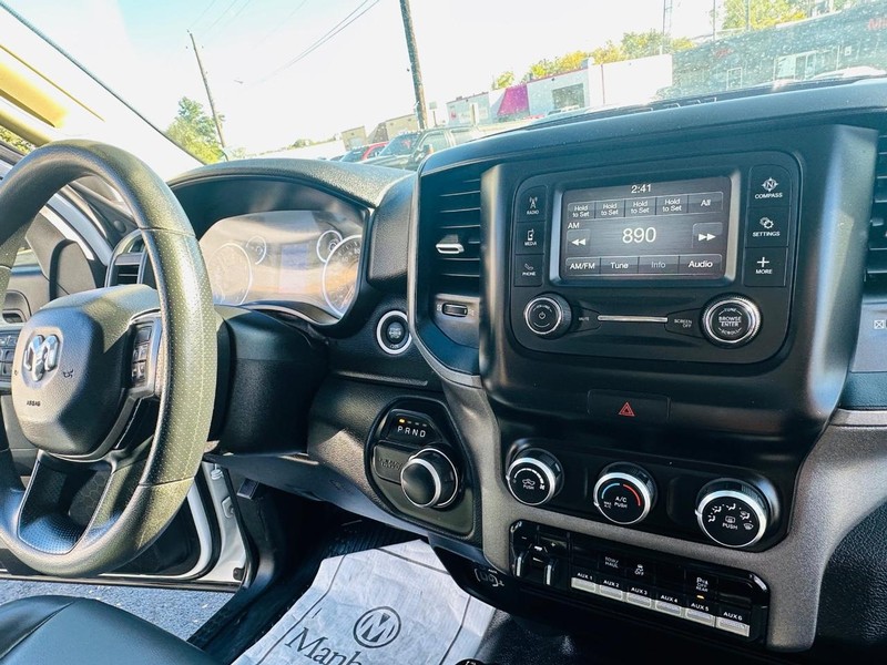 Ram 2500 Vehicle Full-screen Gallery Image 23