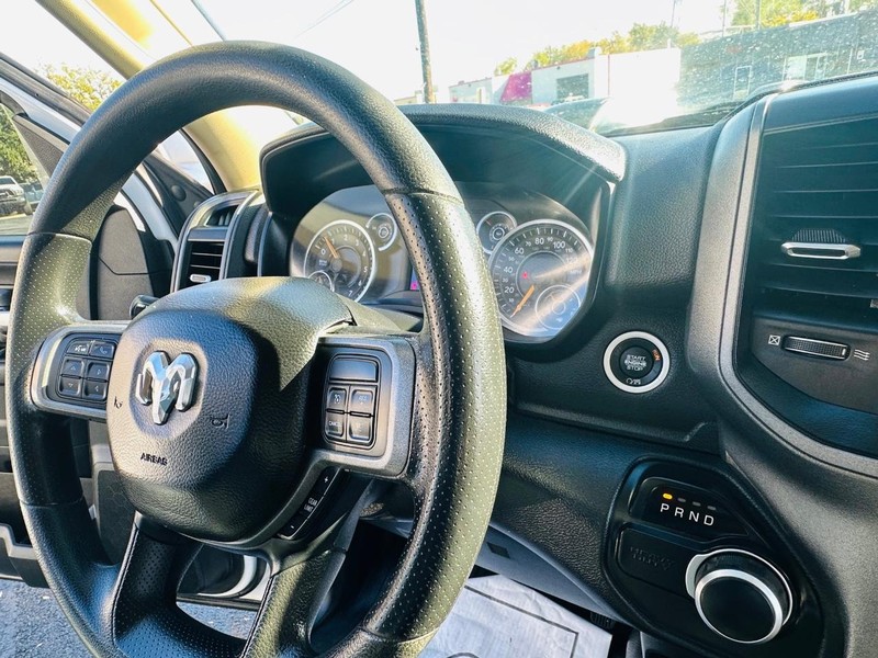 Ram 2500 Vehicle Full-screen Gallery Image 27