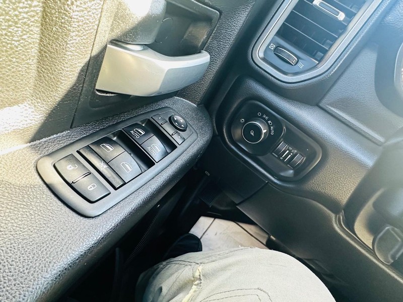 Ram 2500 Vehicle Full-screen Gallery Image 30