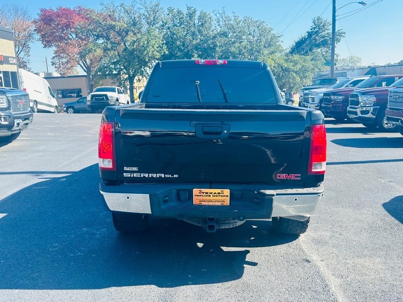 GMC Sierra 1500 Vehicle Full-screen Gallery Image 16